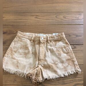 NWT Pacsun High Rise Festival Shorts
Color Sandstorm Size 24
